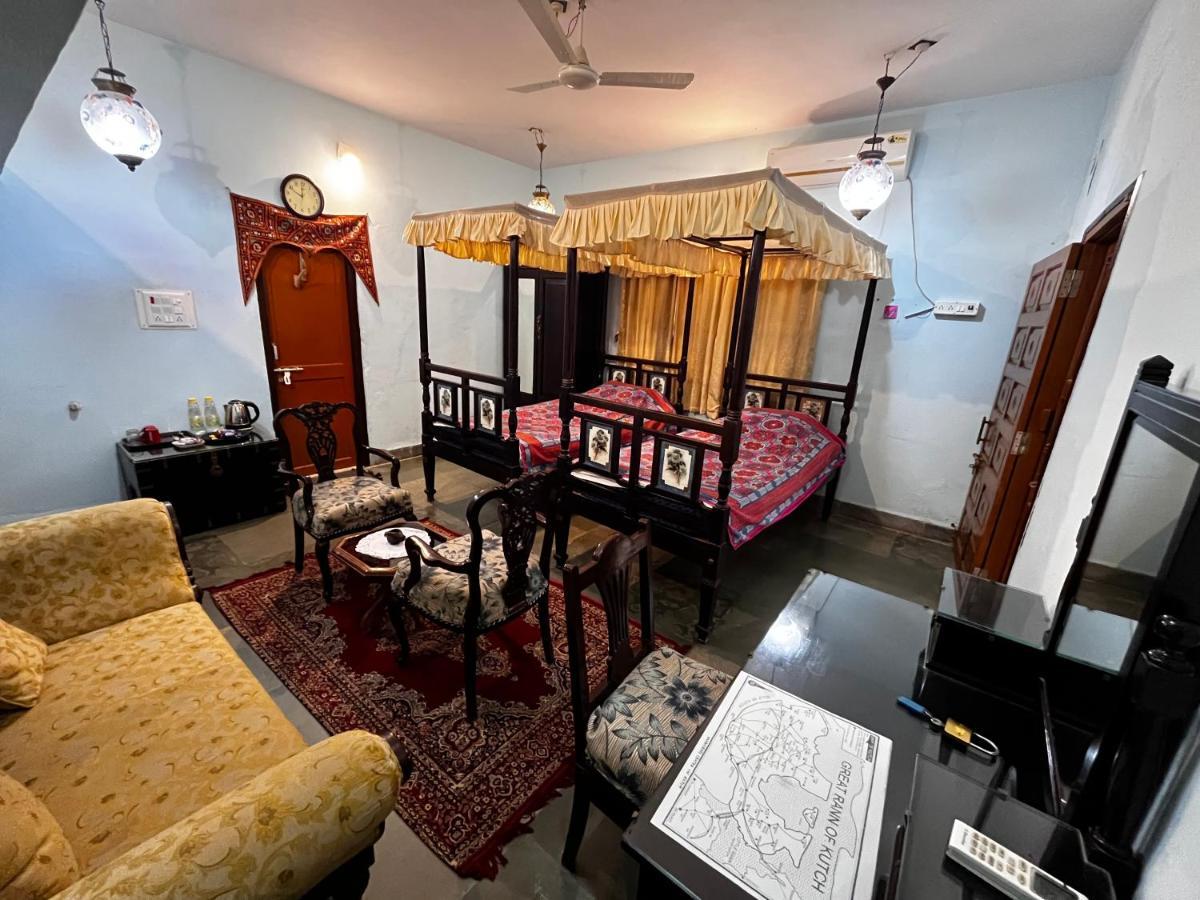 Sharad Baug Homestay Bhuj Exterior photo