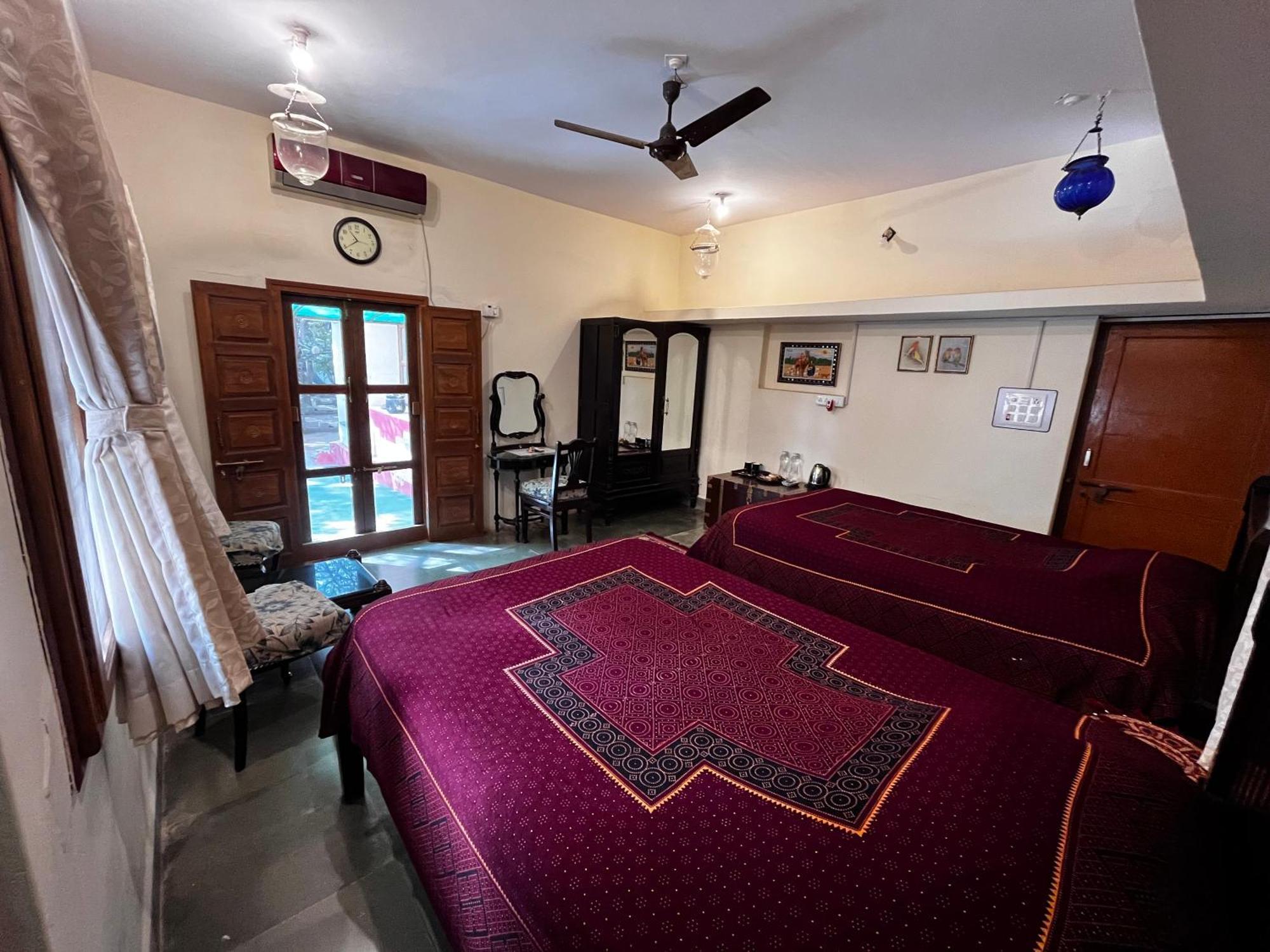 Sharad Baug Homestay Bhuj Exterior photo